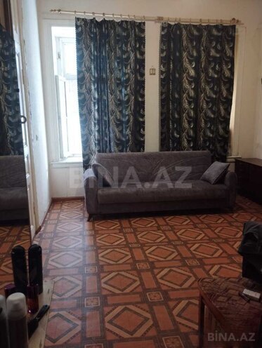 Продаётся 3-комн. вторичка 57 м², м. Низами, photo 1 from 13
