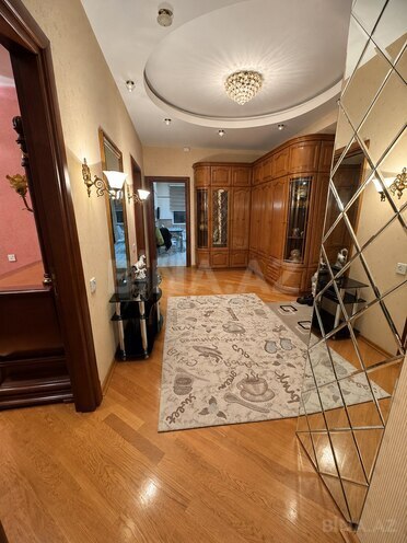 Сдается 3-комн. новостройка 135 м², м. Низами, photo 18 from 26
