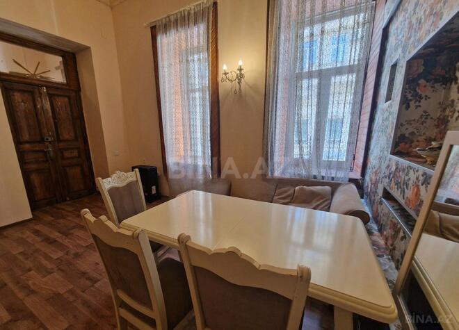 Продаётся 2-комн. вторичка 70 м², м. Низами, photo 11 from 12