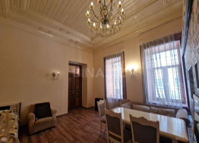 Продаётся 2-комн. вторичка 70 м², м. Низами, photo 8 from 12