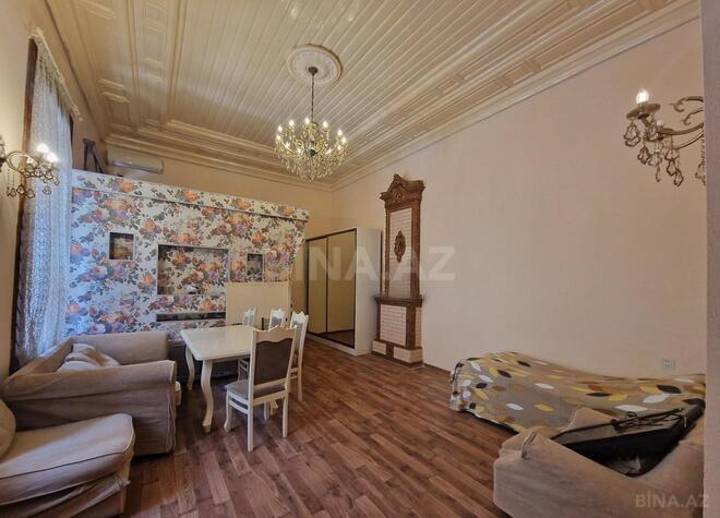 Продаётся 2-комн. вторичка 70 м², м. Низами, photo 4 from 12