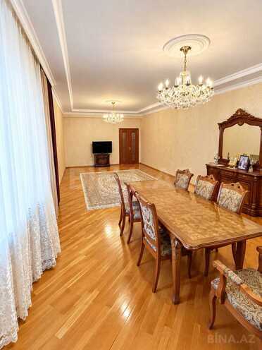 Продаётся 3-комн. новостройка 175 м², м. Элмляр Академиясы, photo 1 from 9
