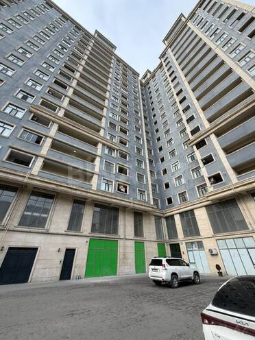 Сдается 3-комн. новостройка 130 м², Бинагадинский р., photo 1 from 12