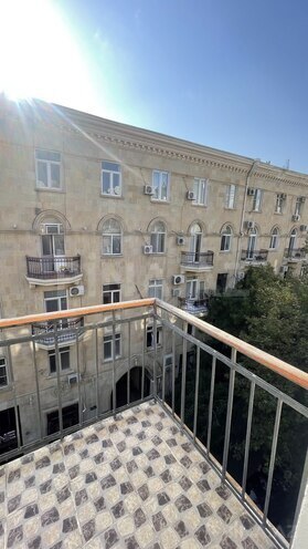 Satılır 3 otaqlı köhnə tikili 100 m², Sahil m., photo 16 from 18