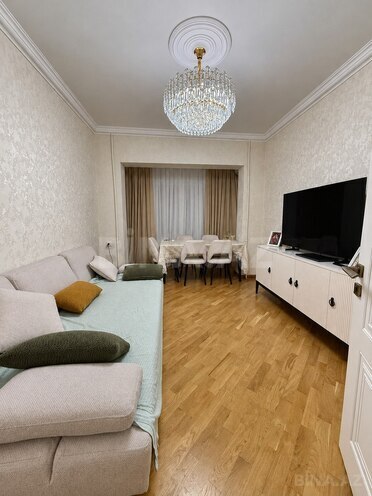 Продается 3-комн. вторичка 82 м², м. Мемар Аджеми, photo 1 from 14