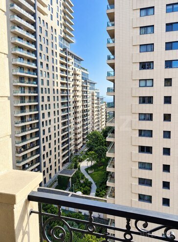 Сдаётся 3-комн. новостройка 160 м², м. 28 мая, photo 1 from 12
