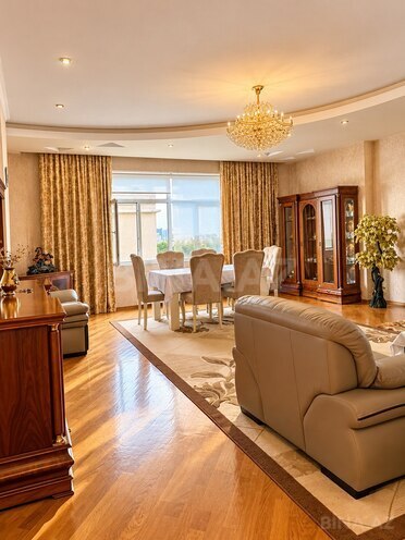 Сдаётся 3-комн. новостройка 135 м², м. Низами, photo 3 from 19