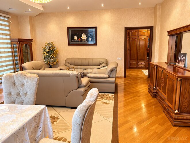 Сдаётся 3-комн. новостройка 135 м², м. Низами, photo 4 from 19