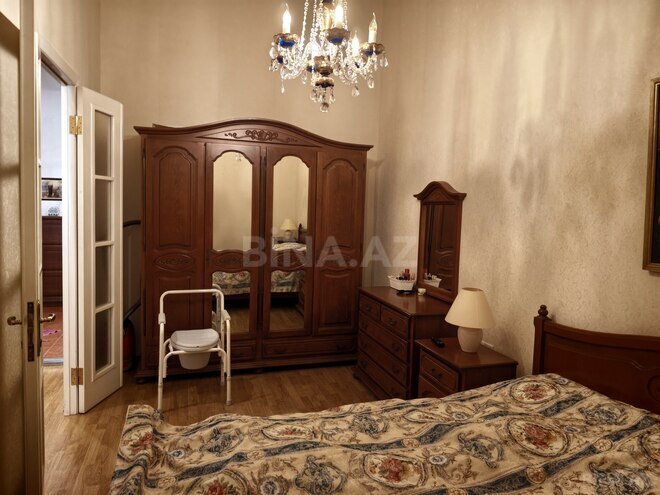 Продаётся 2-комн. вторичка 70 м², м. Низами, photo 9 from 24