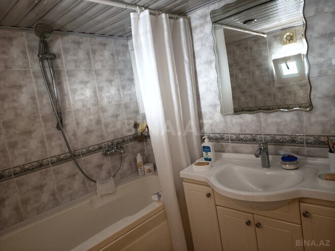 Продаётся 2-комн. вторичка 70 м², м. Низами, photo 17 from 24