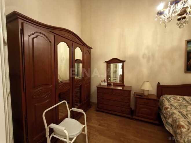 Продаётся 2-комн. вторичка 70 м², м. Низами, photo 10 from 24