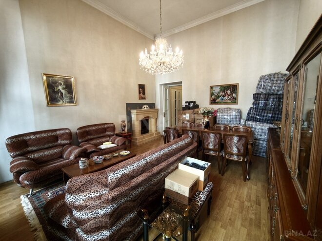 Продаётся 2-комн. вторичка 70 м², м. Низами, photo 1 from 24
