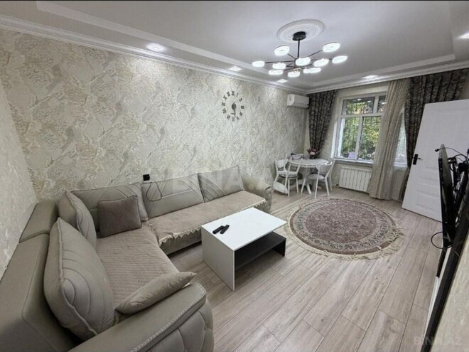 Satılır 3 otaqlı köhnə tikili 65 m², Yeni Günəşli q., photo 1 from 15