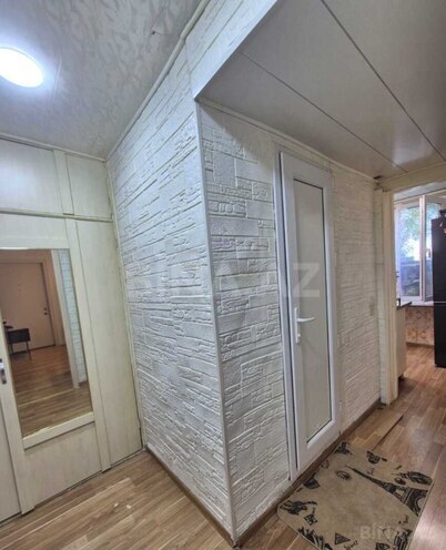 Satılır 2 otaqlı köhnə tikili 55 m², İnşaatçılar m., photo 18 from 21