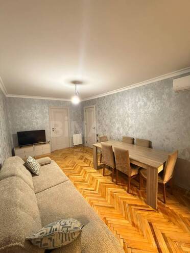 Satılır 3 otaqlı köhnə tikili 70 m², Elmlər Akademiyası m., photo 1 from 22