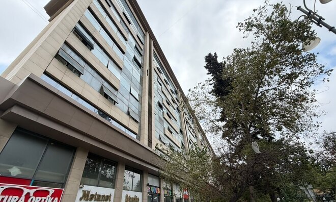 Satılır 2 otaqlı köhnə tikili 75 m², Gənclik m., photo 1 from 14