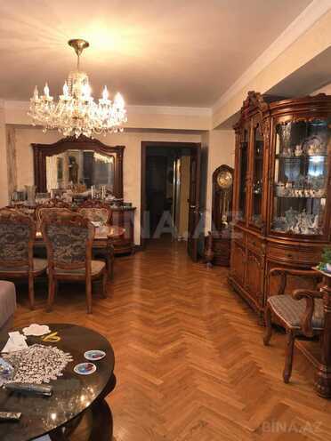Продаётся 3-комн. вторичка 85 м², м. Элмляр Академиясы, photo 5 from 9