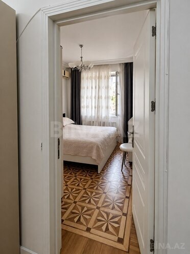 Satılır 4 otaqlı köhnə tikili 110 m², Azadlıq Prospekti m., photo 15 from 32