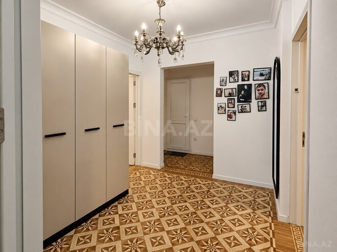 Satılır 4 otaqlı köhnə tikili 110 m², Azadlıq Prospekti m., photo 28 from 32