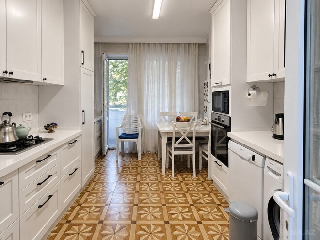 Satılır 4 otaqlı köhnə tikili 110 m², Azadlıq Prospekti m., photo 23 from 32