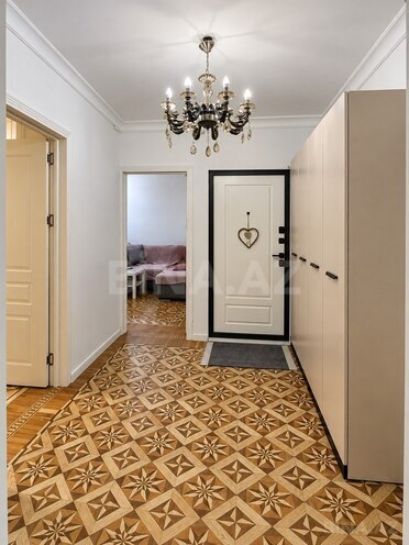 Satılır 4 otaqlı köhnə tikili 110 m², Azadlıq Prospekti m., photo 8 from 32