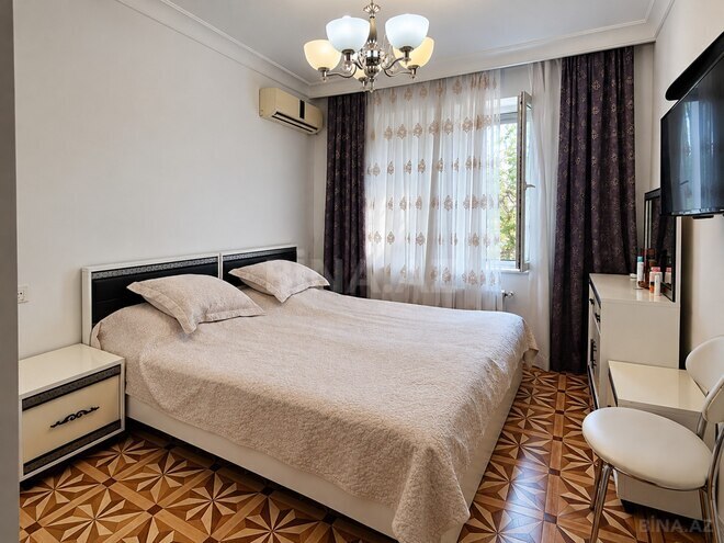 Satılır 4 otaqlı köhnə tikili 110 m², Azadlıq Prospekti m., photo 16 from 32