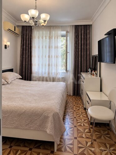 Satılır 4 otaqlı köhnə tikili 110 m², Azadlıq Prospekti m., photo 17 from 32