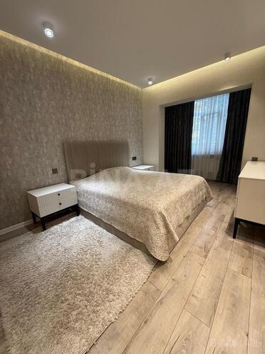 Продаётся 4-комн. вторичка 110 м², м. Ази Асланов, photo 8 from 26