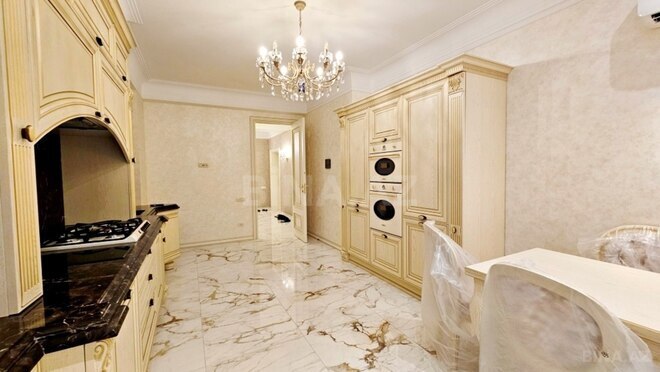 Satılır 4 otaqlı yeni tikili 236 m², 28 May m., photo 1 from 15