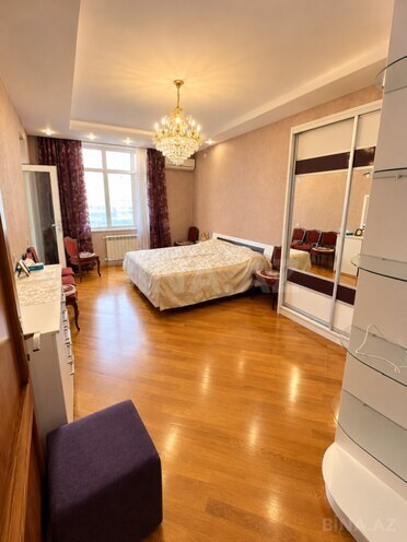 Сдаётся 3-комн. новостройка 110 м², м. 8 ноября, photo 1 from 12