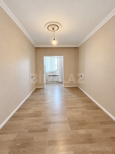 Satılır 2 otaqlı köhnə tikili 70 m², Xalqlar Dostluğu m., photo 3 from 10
