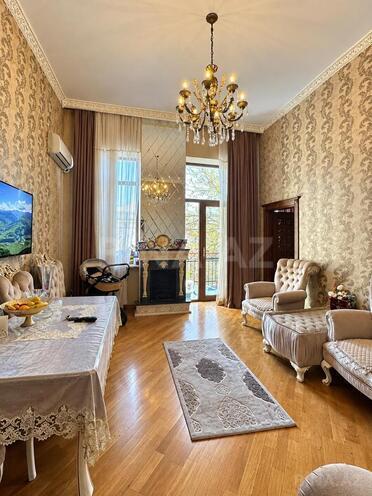 Satılır 3 otaqlı köhnə tikili 90 m², 28 May m., photo 1 from 9