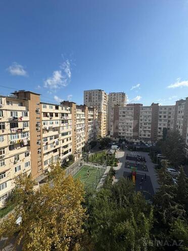Satılır 4 otaqlı köhnə tikili 110 m², İnşaatçılar m., photo 1 from 32