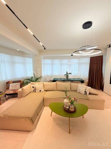 Продаётся 3-комн. новостройка 135 м², пос. Бакиханова, photo 1 from 32