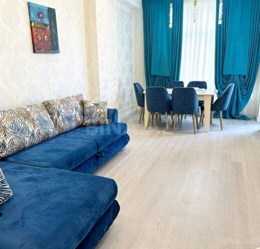 Продается 2-комн. вторичка 45 м², м. Мемар Аджеми, photo 1 from 8