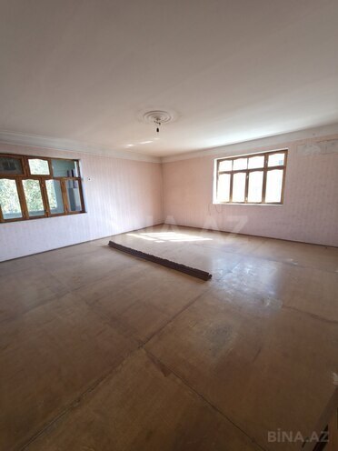 Satılır 4 otaqlı köhnə tikili 130 m², Bakıxanov q., photo 1 from 29