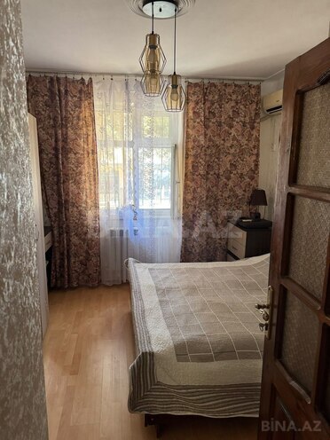 Продаётся 2-комн. вторичка 59 м², м. Кара Караев, photo 1 from 13