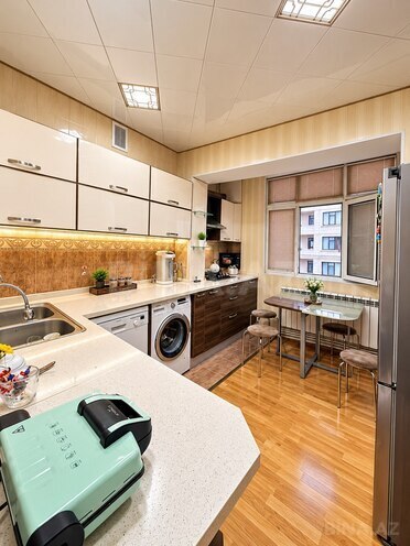 Satılır 5 otaqlı köhnə tikili 120 m², Gənclik m., photo 10 from 17