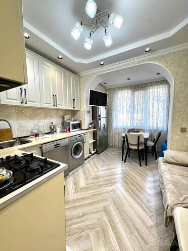 Продаётся 2-комн. вторичка 60 м², м. Ази Асланов, photo 7 from 14