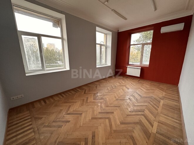 Продаётся 4-комн. вторичка 115 м², м. Низами, photo 14 from 21