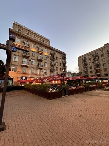 Продаётся 4-комн. вторичка 115 м², м. Низами, photo 1 from 21
