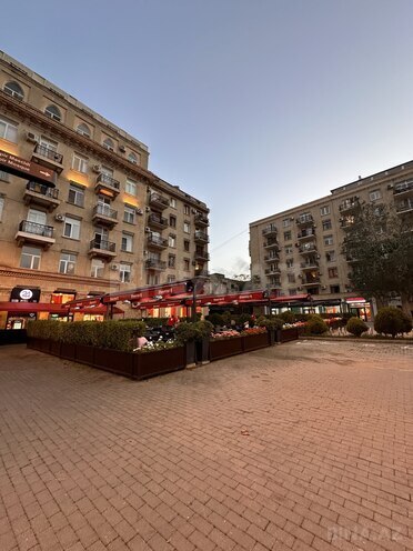 Продаётся 4-комн. вторичка 115 м², м. Низами, photo 3 from 21