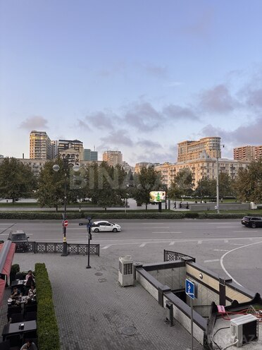 Продаётся 4-комн. вторичка 115 м², м. Низами, photo 19 from 21