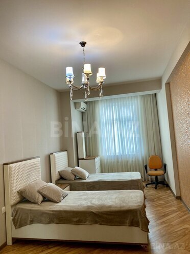 Сдаётся 4-комн. новостройка 180 м², м. Низами, photo 17 from 32