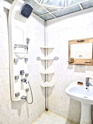Сдаётся 3-комн. вторичка 80 м², м. Мемар Аджеми, photo 13 from 16