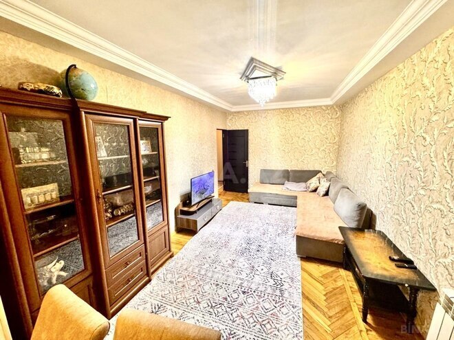 Satılır 3 otaqlı köhnə tikili 69.5 m², Əhmədli q., photo 1 from 24