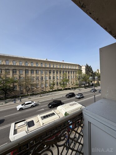 Satılır 3 otaqlı köhnə tikili 70 m², Elmlər Akademiyası m., photo 1 from 18