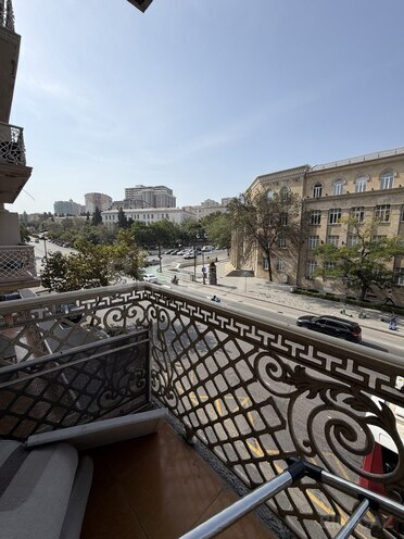 Satılır 3 otaqlı köhnə tikili 70 m², Elmlər Akademiyası m., photo 3 from 18