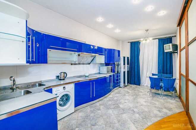 İcarəyə verilir 3 otaqlı yeni tikili 190 m², 28 May m., photo 13 from 31