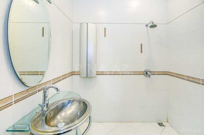 İcarəyə verilir 3 otaqlı yeni tikili 190 m², 28 May m., photo 24 from 31